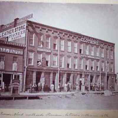 Pioneer Block N. Side Farnam between 11th & 12th