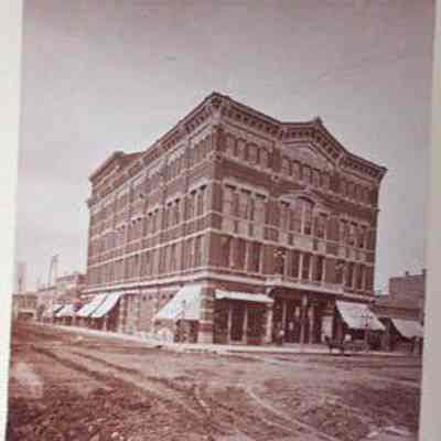 N.E. Corner 15th and Farnam