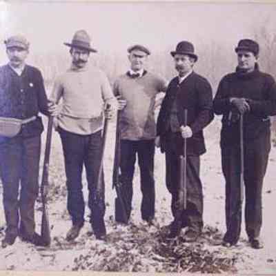 Five Men with Shot Guns, 1 with Derby
