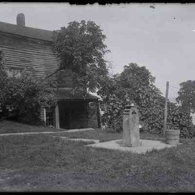 Cottage & Front Yard 1901