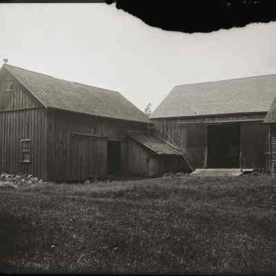 So. Haven [Barns on Bailey farm]