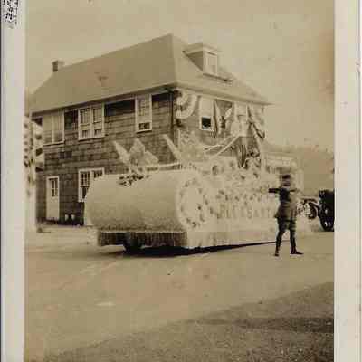Pleasantville Float, Best Out-of-Town Entry, Chappaqua Bicentennial Parade, 1930
