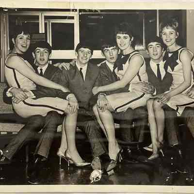 Original 1963 Famous Photo The Beatles and Vernon Girls