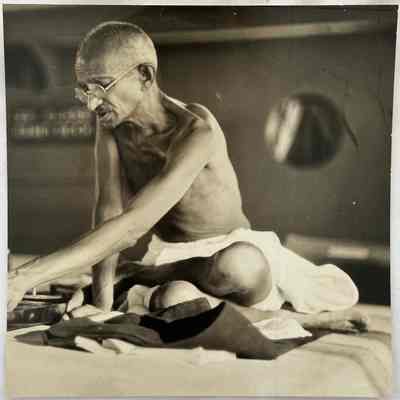 Original 1931 AP Press Photo Mohandas Mahatma Gandhi