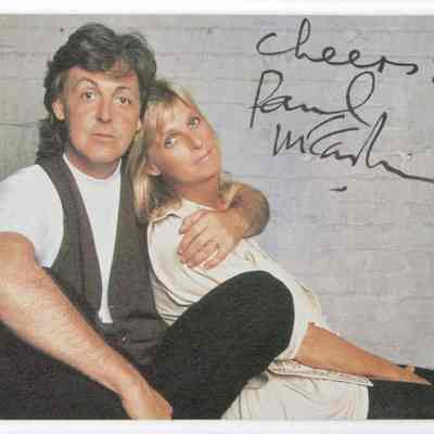 PAUL MCCARTNEY SIGNED POSTCARD