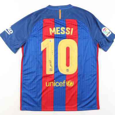 Lionel Messi Signed FC Barcelona Jersey (Beckett)