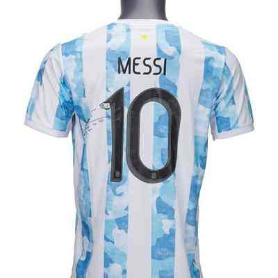 LIONEL MESSI: SIGNED 2020-21 ARGENTINA JERSEY (BECKETT)