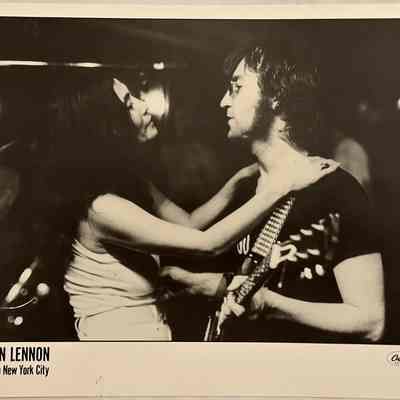 Original 1986 Capitol Press Photo John Lennon Yoko Ono 8x10