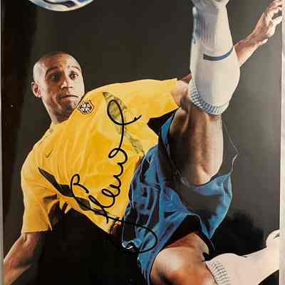 Roberto Carlos Signed Brazil 8x10 Photo