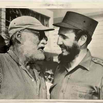 Original 1960 AP Press Wire Photo Ernest Hemingway and Fidel Castro
