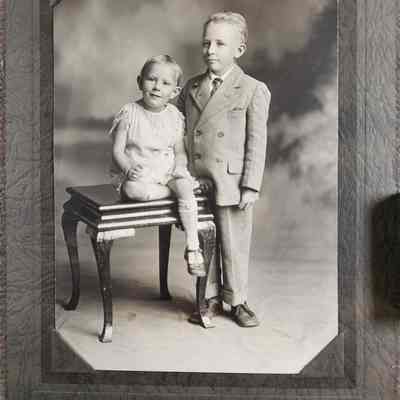 Joseph Joy Macht (8) and Hazella Macht (4) | 1928
