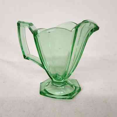 Heisey Glass Wide Flat Panel Oval Hotel Creamer