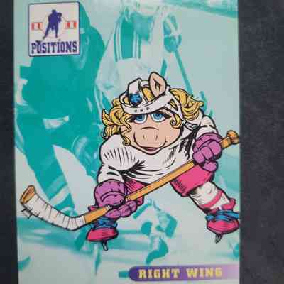 Miss Piggy - Right Wing: Positions