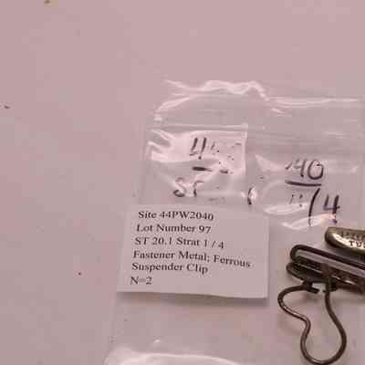 Metal fastener