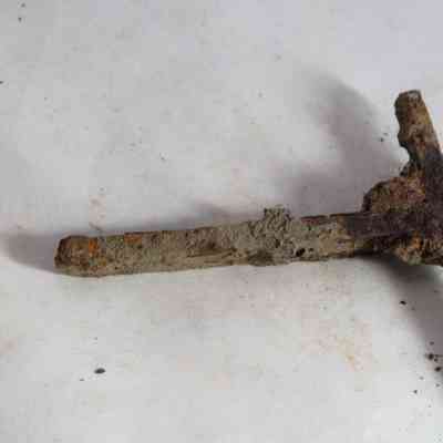 Metal artifact