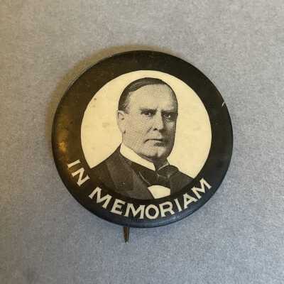 Black & White "In Memoriam" Pin.