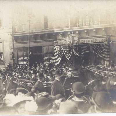 Crowd watching soldiers during the McKinley funeral procession.