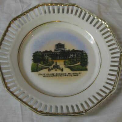 Commemorative plate with McKinley monument and Ohio statehouse