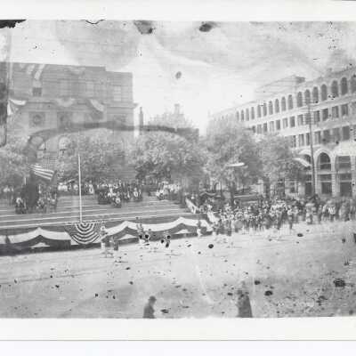 Crowd at courthouse, Canton, Ohio.