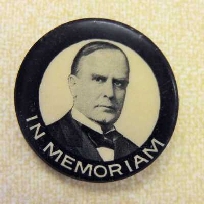 McKinley In Memoriam 1 1/4" right facing button