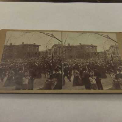 Crowds waiting outside regarding McKinley's funeral