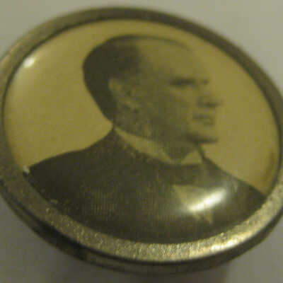 Black & White McKinley Portrait Pin