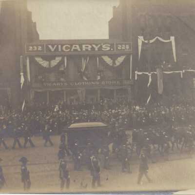 Crowd watching McKinley's funeral procession.