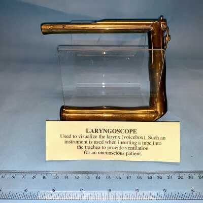 LARYNGOSCOPE