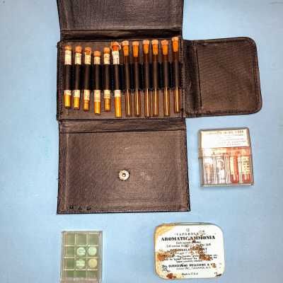 HYPODERMIC TABLETS + KIT
