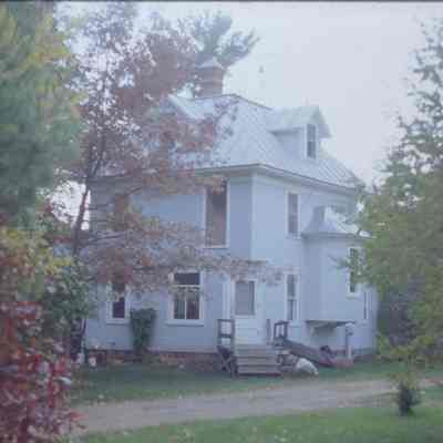 Chester Roe home, Roe Lane. 1650 County Highway T.