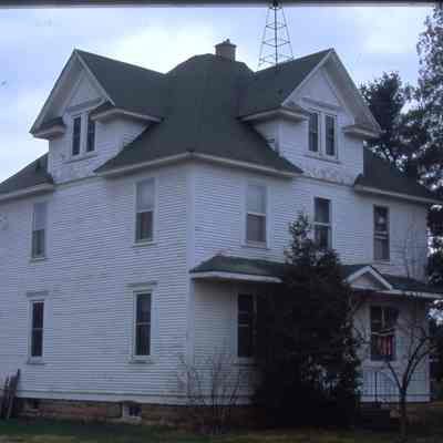 9730 Lake Road, town of Grant