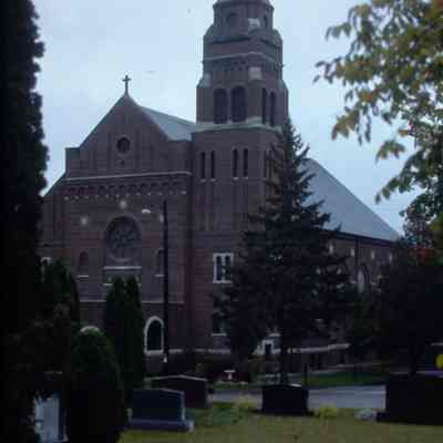 Sacred Heart Catholic Church, Polonia.