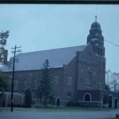 Sacred Heart Catholic Church, Polonia.
