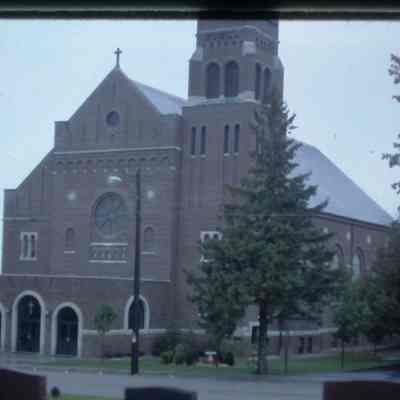 Sacred Heart Catholic Church, Polonia.