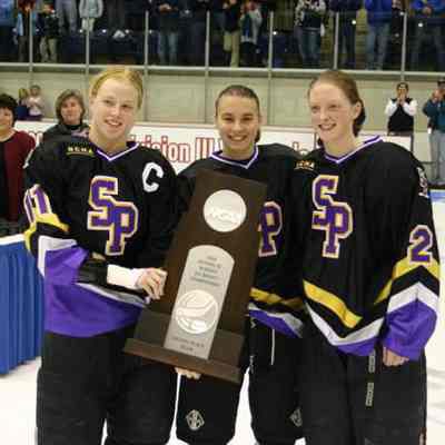 Hockey 2004 with NCAA trophy