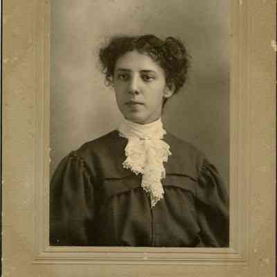 2018.18.113: Copyright: The Salvation Army Central Territory Historical Museum; Origsize: 9" x 6"; Origformat: Print-Photographic