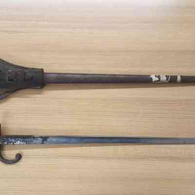 2016.11.51a-b: Copyright: The Salvation Army Central Territory Historical Museum; Origsize: 25.25" x 4" x 1.5"; Origformat: Artifact