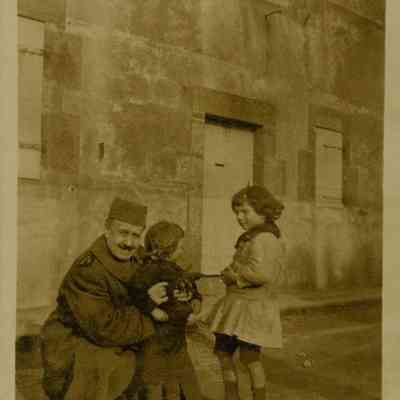 2018.18.131: Copyright: The Salvation Army Central Territory Historical Museum; Origsize: 5" x 3"; Origformat: Print-Photographic