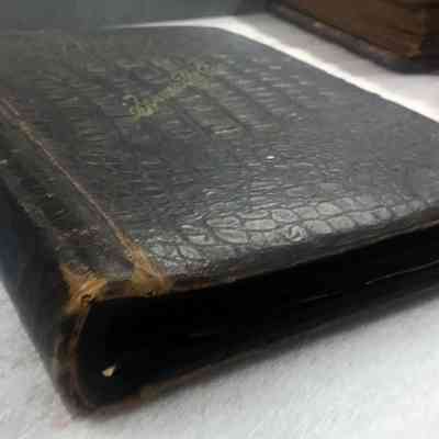 2018.18.14 (side): Copyright: The Salvation Army Central Territory Historical Museum; Origsize: 11.5" x 9.5" x 2.5"; Origformat: Artifact