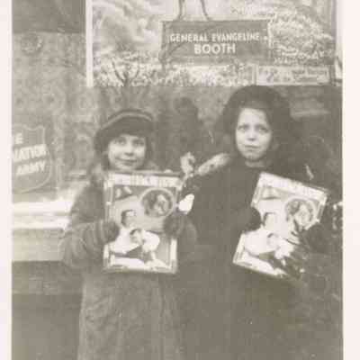 Charles City, IA Corps War Cry Sellers