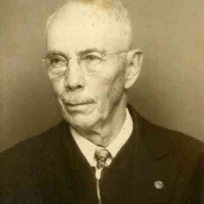 2016.11.27: Copyright: The Salvation Army Central Territory Historical Museum; Origsize: 2 1/16" x  1 3/8"; Origformat: Print-Photographic