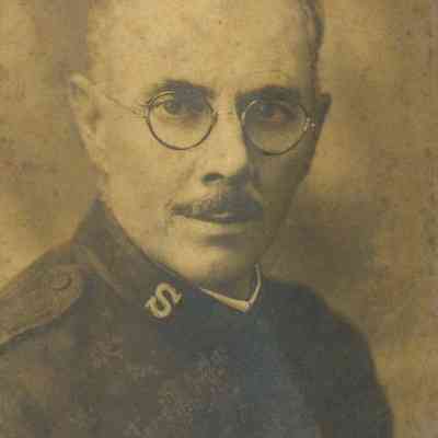 2016.11.11: Copyright: The Salvation Army Central Territory Historical Museum; Origsize: 5 15/16" x 4"; Origformat: Print-Photographic