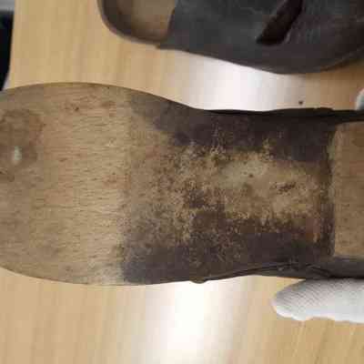 2016.11.95 (bottom): Copyright: The Salvation Army Central Territory Historical Museum; Origsize: 12" x 3.375" x 3.25"; Origformat: Artifact