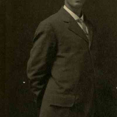 2016.11.34: Copyright: The Salvation Army Central Territory Historical Museum; Origsize: 4" x 1 7/8"; Origformat: Print-Photographic