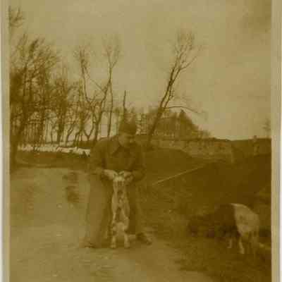 2018.18.152: Copyright: The Salvation Army Central Territory Historical Museum; Origsize: 4 7/8" x 2 7/8"; Origformat: Print-Photographic