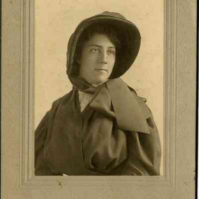 2018.18.106: Copyright: The Salvation Army Central Territory Historical Museum; Origsize: 9" x 6"; Origformat: Print-Photographic