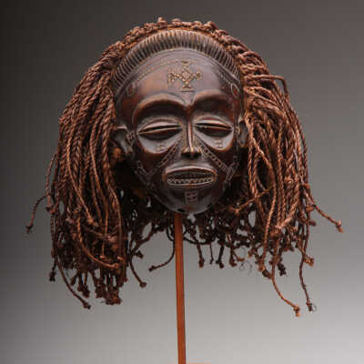 Female Beauty Mask (Mwano Pwo)