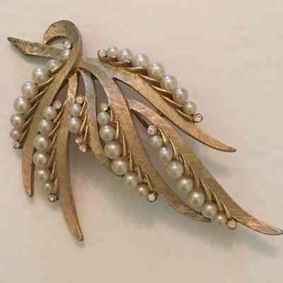 Pearl Leaf Brooch