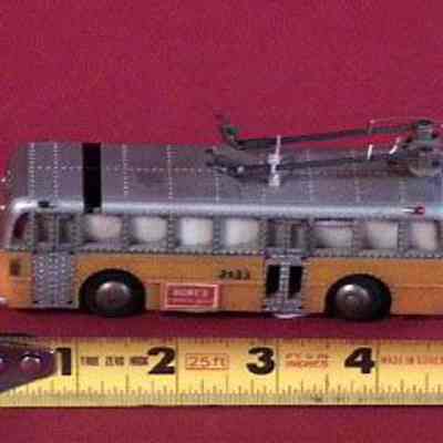 Toy Trolley Bus, Electric HO Scale