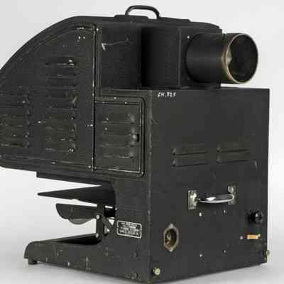 Opaque Projector